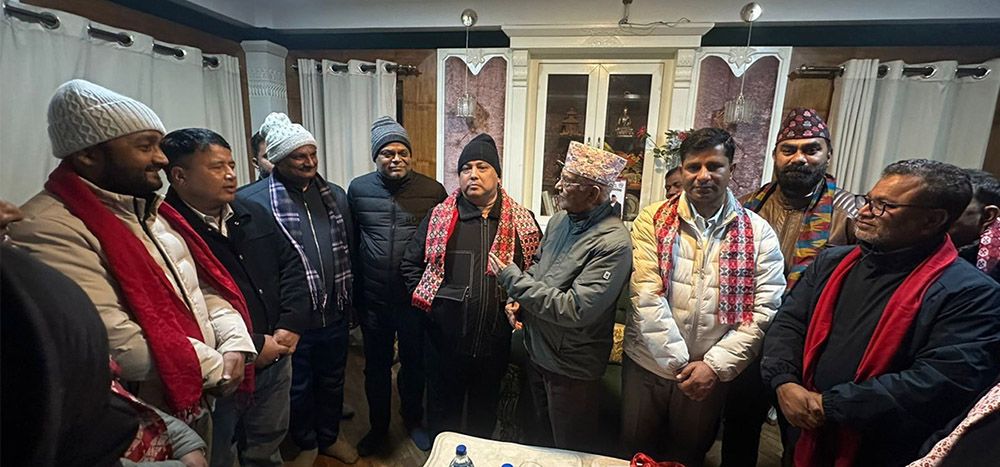 इस्तियाक राय, प्रदीप यादवसहितका नेताहरु एमालेमा प्रवेश